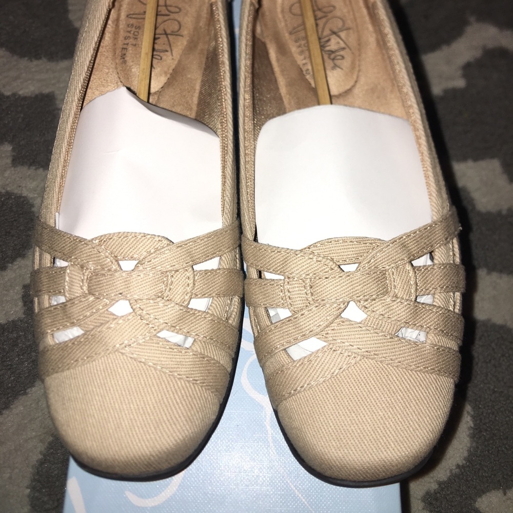 LifeStride Women’s Diverse Flats Tan Size 5.5